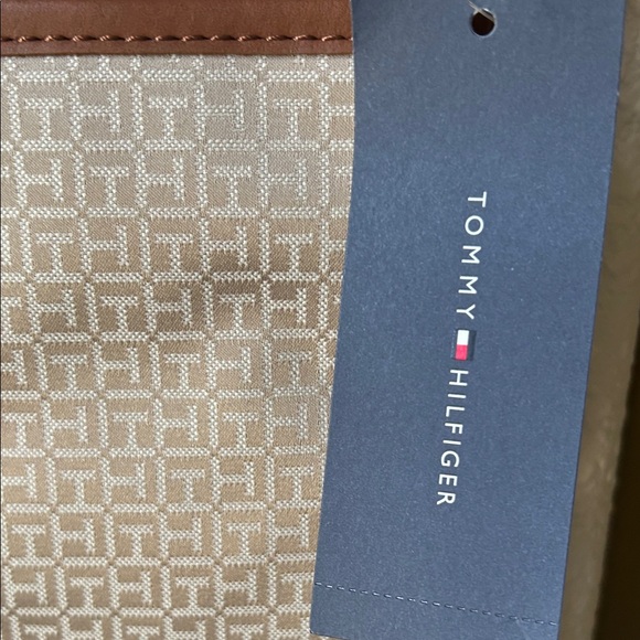 Tommy Hilfiger Beige and Brown Medium Size Crossbody Bag - Picture 3 of 6